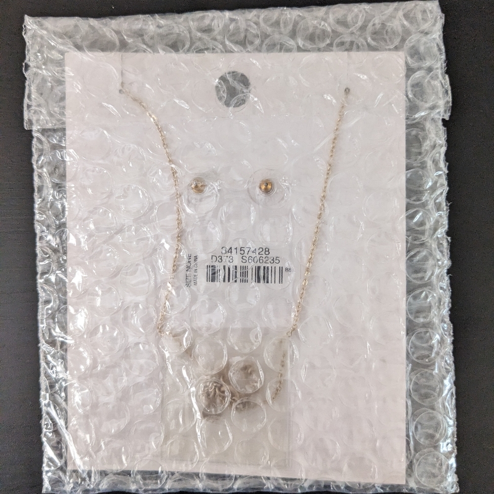 LOFT Earring and Necklace Set - Picture 8 of 8